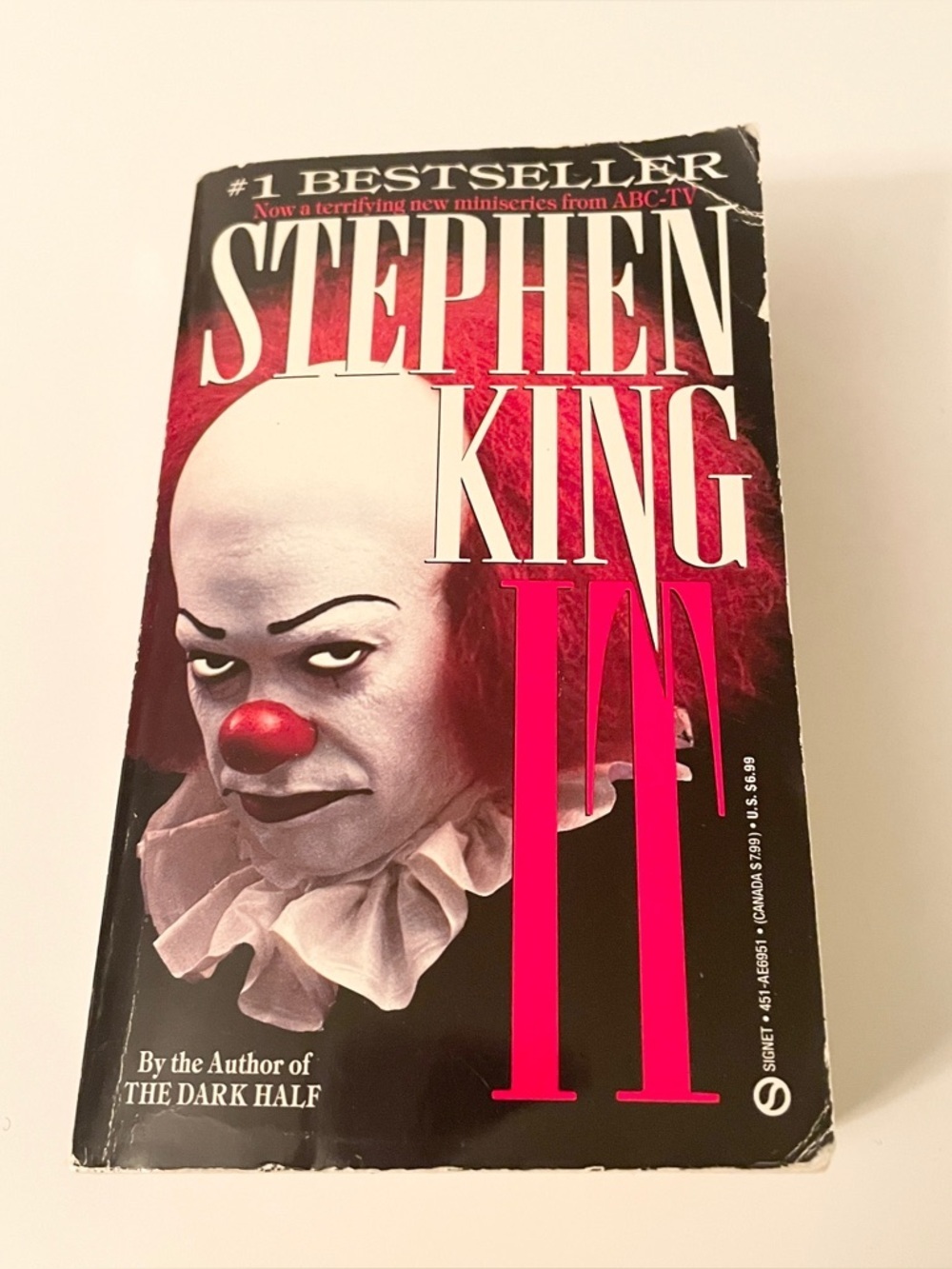 Stephen King IT 1990 Movie Paperback Signet Tim Curry Cover